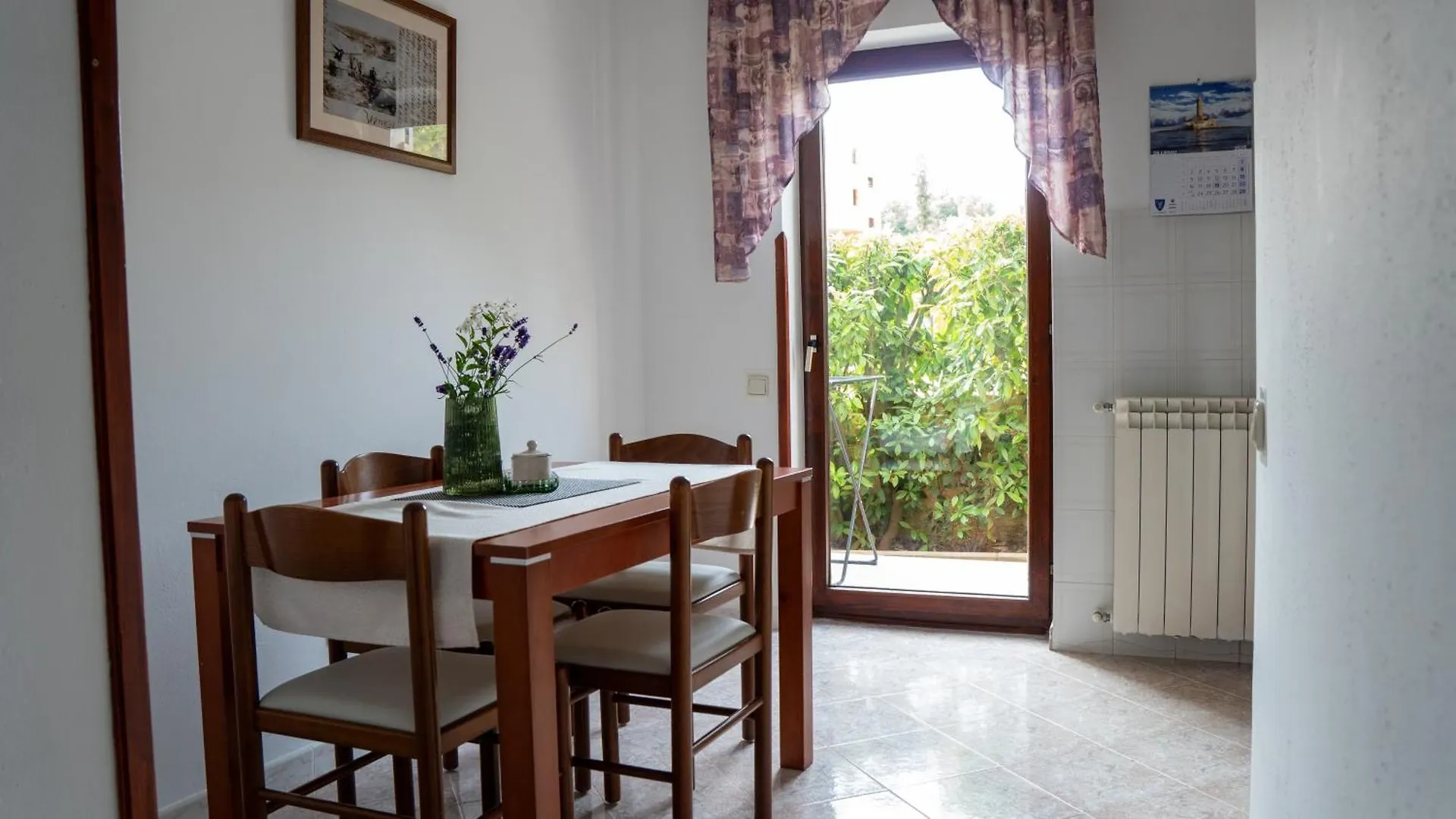 Apartments Nena Pola 0*,
