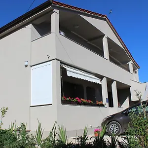 https://apartments-pezic.pula-hotels.org